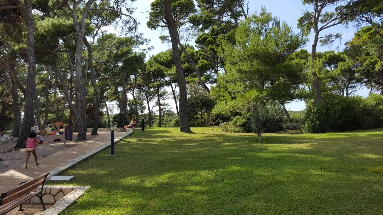 Apartments Suha Punta - Villa Babalonija Kampor Esterno foto